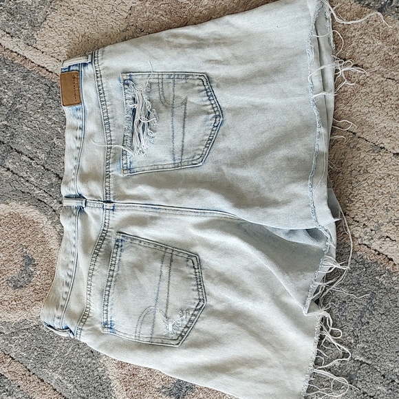AE Mom shorts - Picture 2 of 4